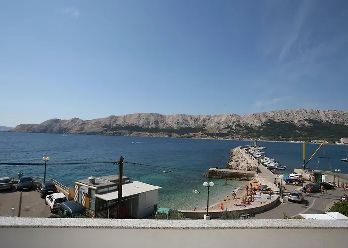 With The Sea View Pensión Baška