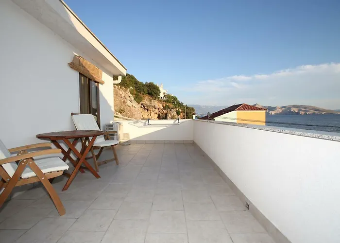 With The Sea View Affittacamere 3*